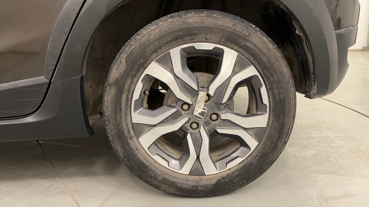 Used 2017 Honda WR-V VX MT Petrol Petrol Manual tyres LEFT REAR TYRE RIM VIEW