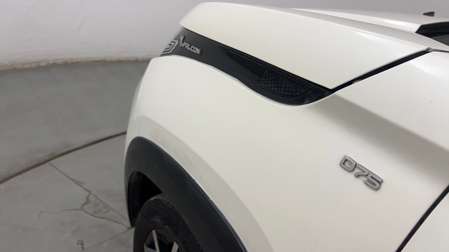 Used 2018 Mahindra KUV100 NXT K8 D 6 STR Diesel Manual dents MINOR SCRATCH