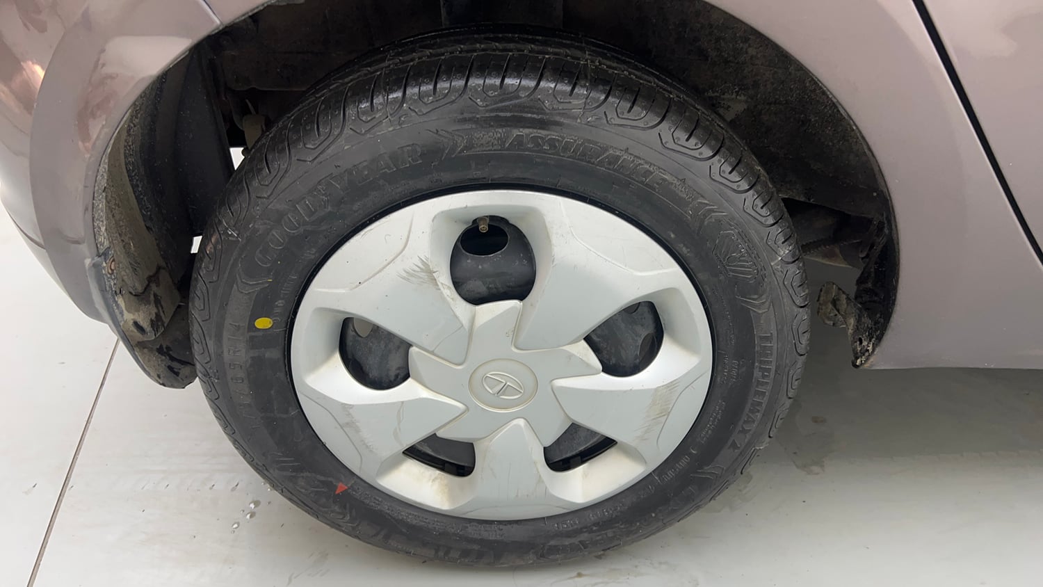 Used 2018 Tata Tiago Revotron XT Petrol Manual tyres RIGHT REAR TYRE RIM VIEW