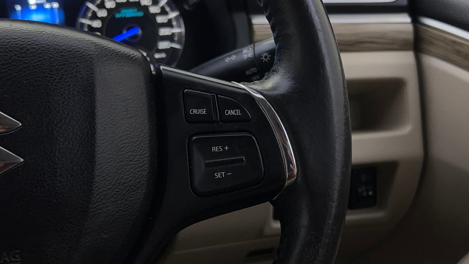 Used 2021 Maruti Suzuki Ciaz Alpha 1.5 AT Petrol Automatic top_features Cruise control