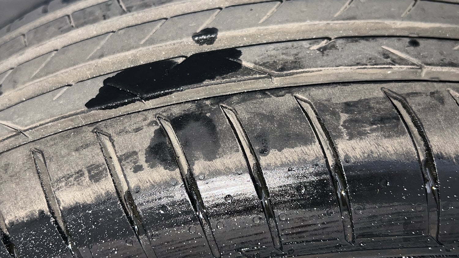 Used 2014 Maruti Suzuki Swift Dzire ZXI Petrol Manual tyres LEFT FRONT TYRE TREAD VIEW