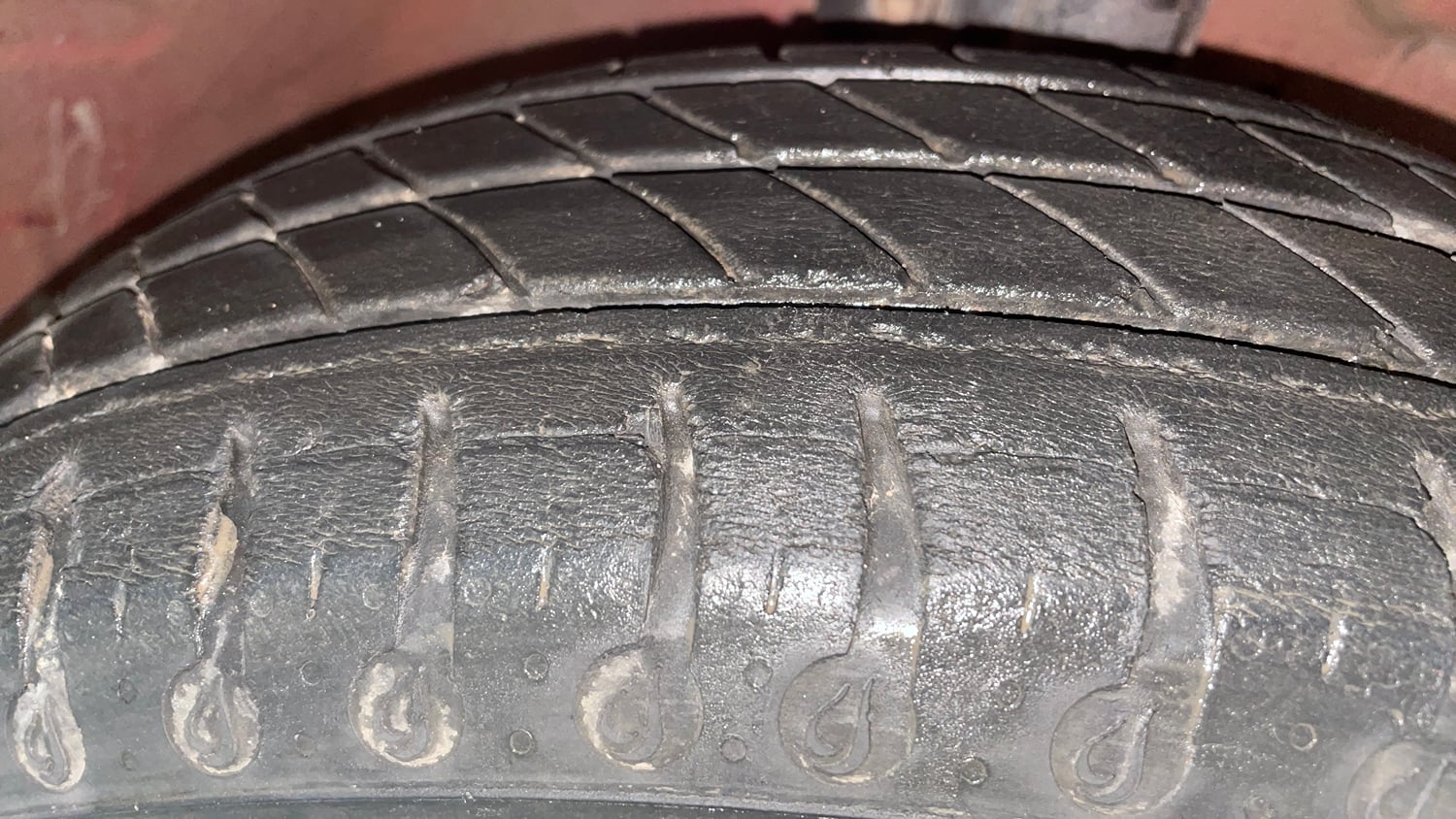 Used 2016 Maruti Suzuki Celerio ZXi AMT Petrol Automatic tyres RIGHT FRONT TYRE TREAD VIEW