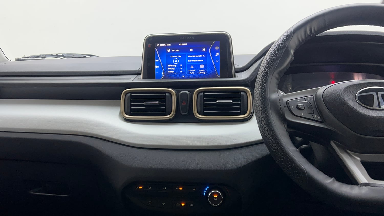 Used 2024 Tata Punch Accomplished MT Petrol Manual interior MUSIC SYSTEM & AC CONTROL VIEW