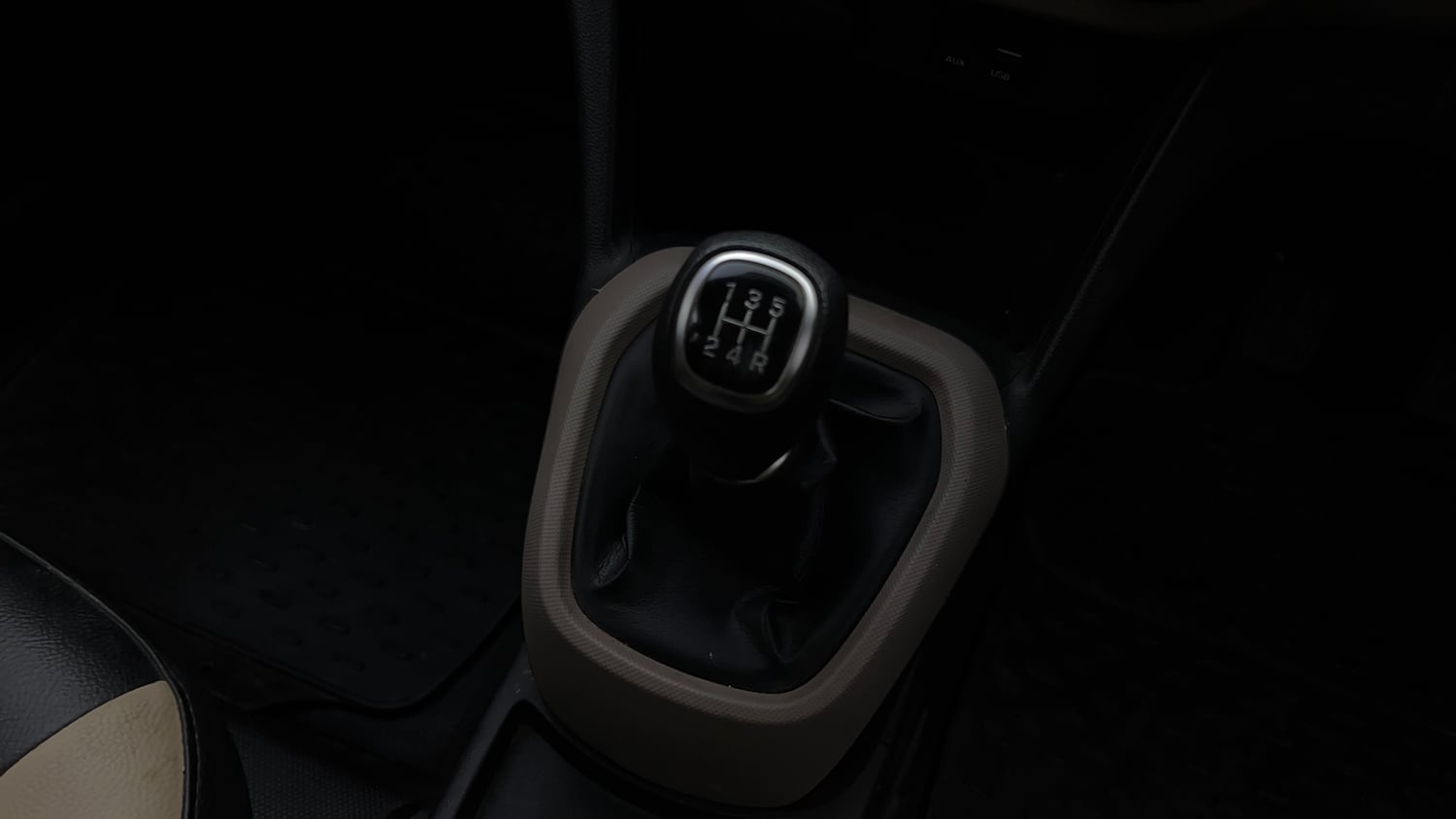 Used 2020 Hyundai Grand i10 Sportz 1.2 Kappa VTVT Petrol Manual interior GEAR  KNOB VIEW
