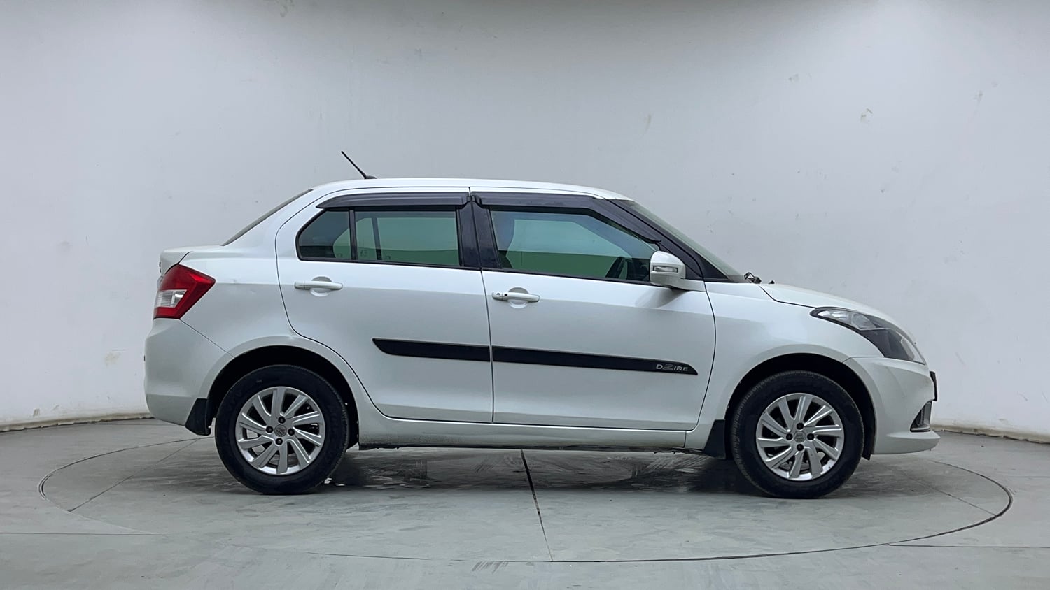 Used 2016 Maruti Suzuki Swift Dzire ZDI Diesel Manual exterior RIGHT SIDE VIEW