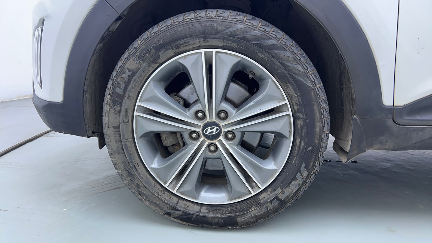 Used 2017 Hyundai Creta 1.6 SX Plus AT Petrol Petrol Automatic tyres LEFT FRONT TYRE RIM VIEW