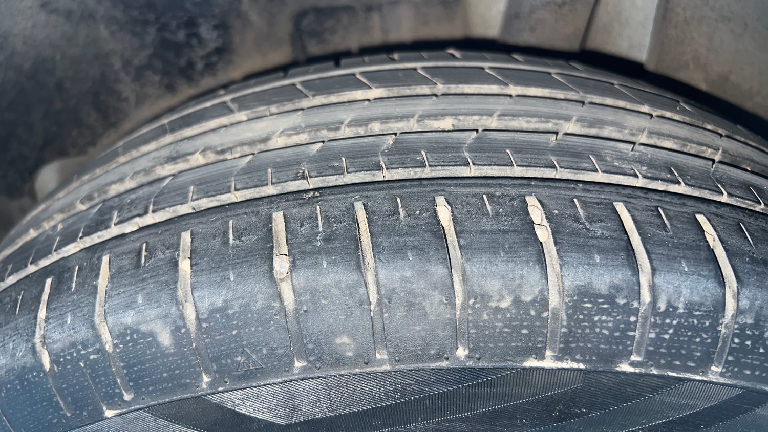 Used 2021 Maruti Suzuki Swift ZXi Plus Dual Tone Petrol Manual tyres LEFT REAR TYRE TREAD VIEW