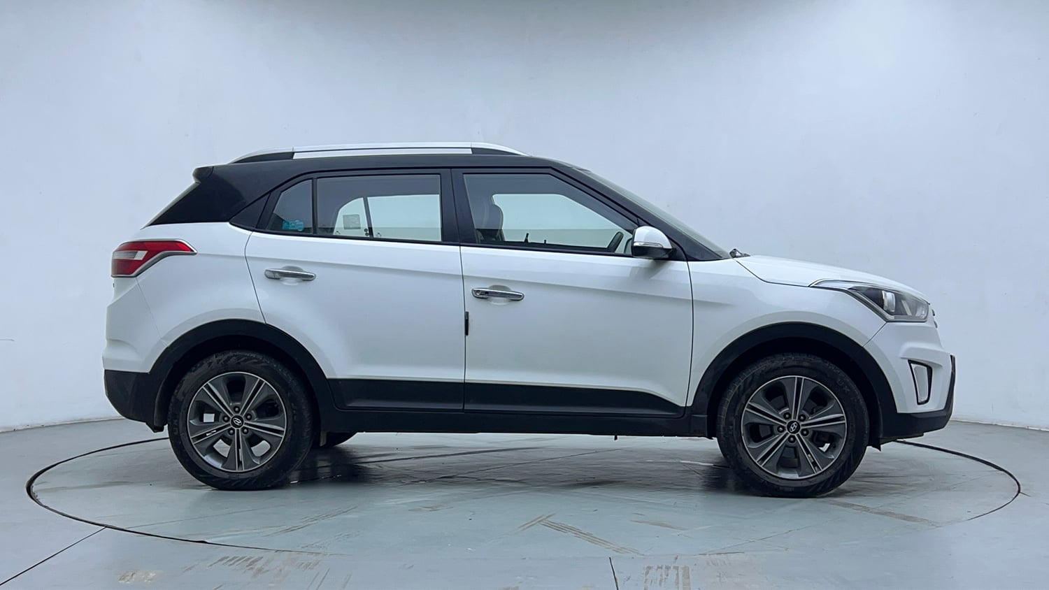 Used 2017 Hyundai Creta 1.6 SX Plus AT Petrol Petrol Automatic exterior RIGHT SIDE VIEW
