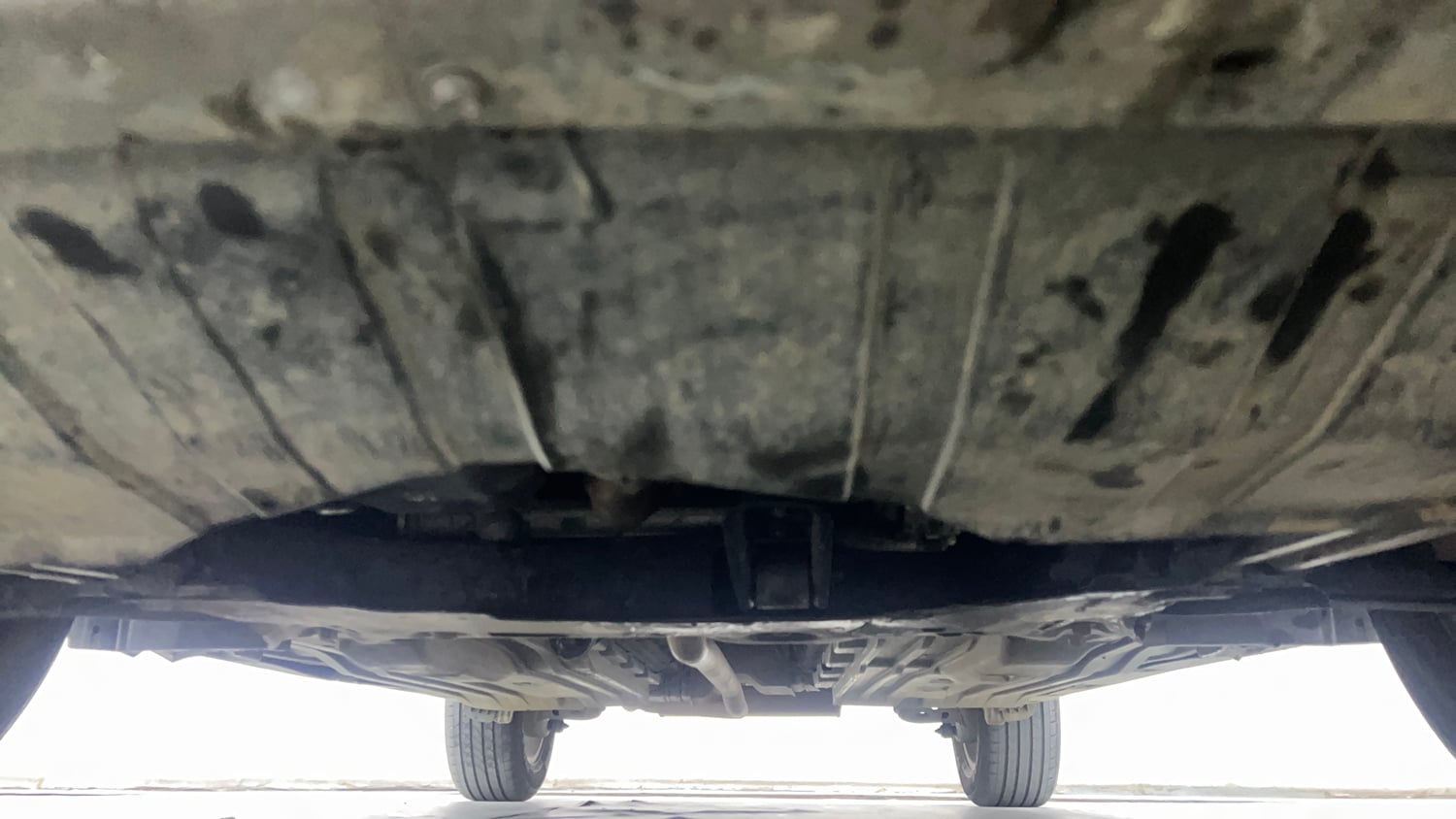 Used 2017 Maruti Suzuki Vitara Brezza [2016-2020] ZDi Plus Diesel Manual extra FRONT LEFT UNDERBODY VIEW