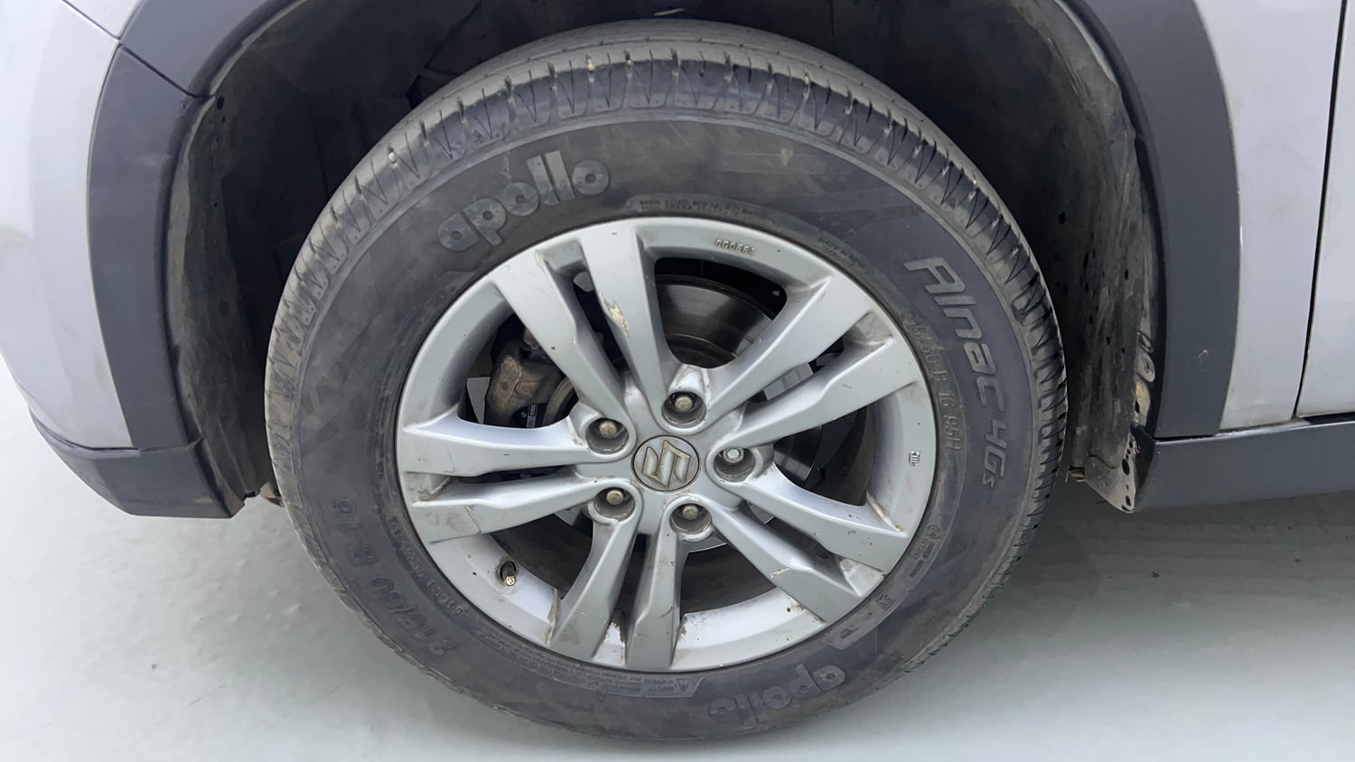 Used 2017 Maruti Suzuki Vitara Brezza [2016-2020] ZDi Plus Diesel Manual tyres LEFT FRONT TYRE RIM VIEW