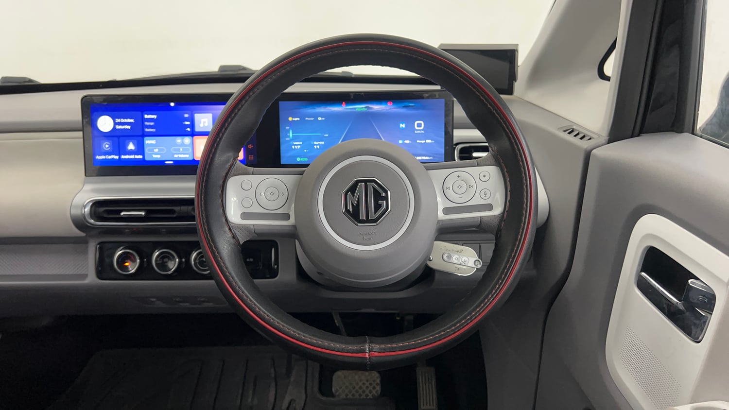Used 2024 MG Motors Comet EV Excite Electric Automatic interior STEERING VIEW
