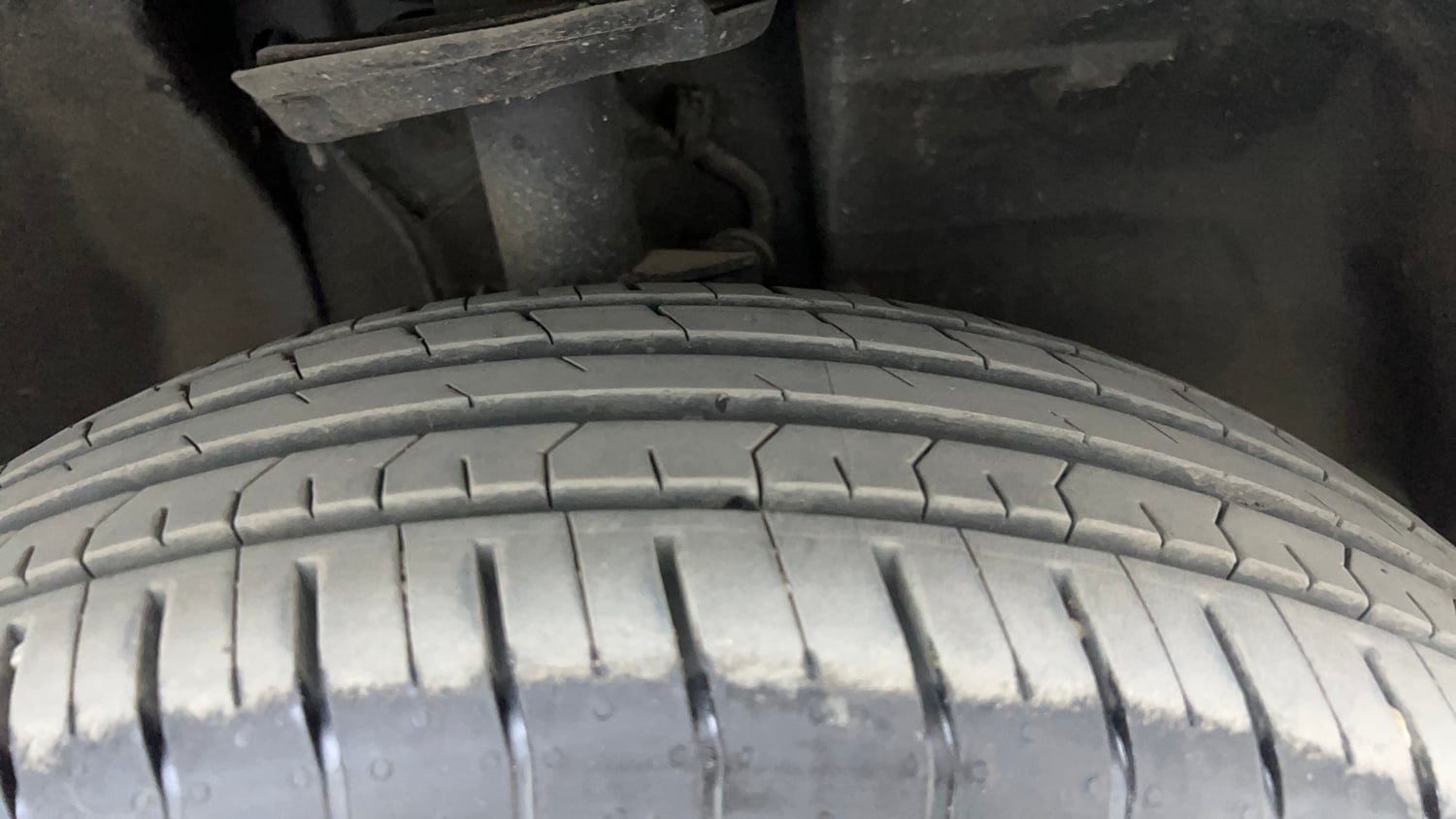 Used 2024 Tata Punch Adventure Rhythm Pack MT Petrol Manual tyres RIGHT FRONT TYRE TREAD VIEW
