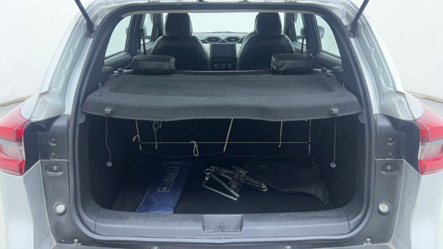 Used 2023 Nissan Magnite XL Petrol Manual interior DICKY INSIDE VIEW