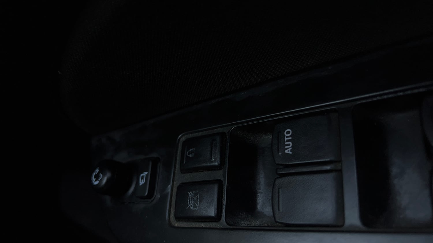Used 2015 Maruti Suzuki Swift VXi Petrol Manual top_features Adjustable ORVM