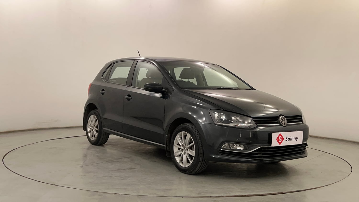 Used 2016 Volkswagen Polo Highline1.2L (P) Petrol Manual exterior RIGHT FRONT CORNER VIEW