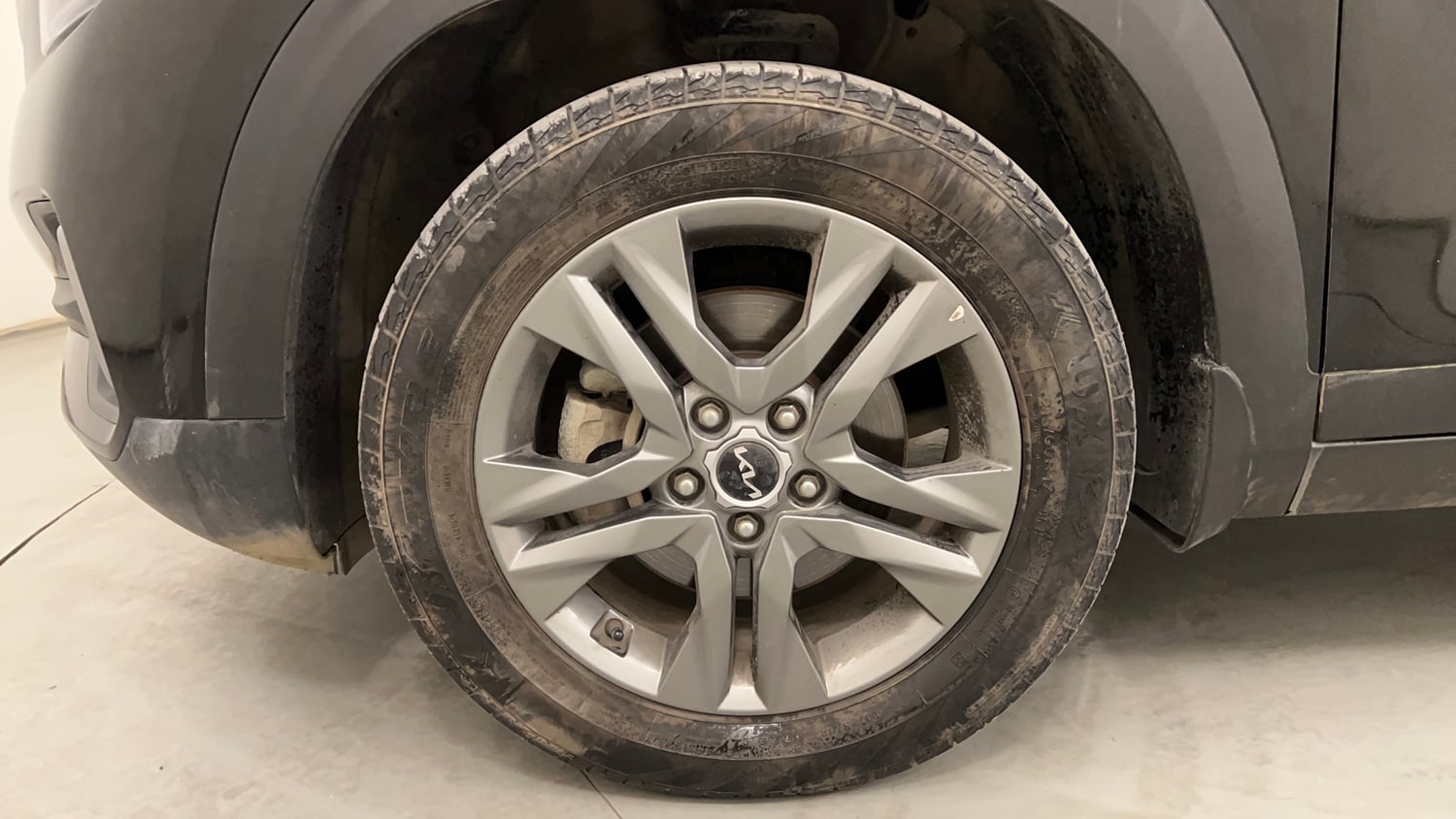 Used 2022 Kia Seltos HTX 1.5 Petrol Manual tyres LEFT FRONT TYRE RIM VIEW