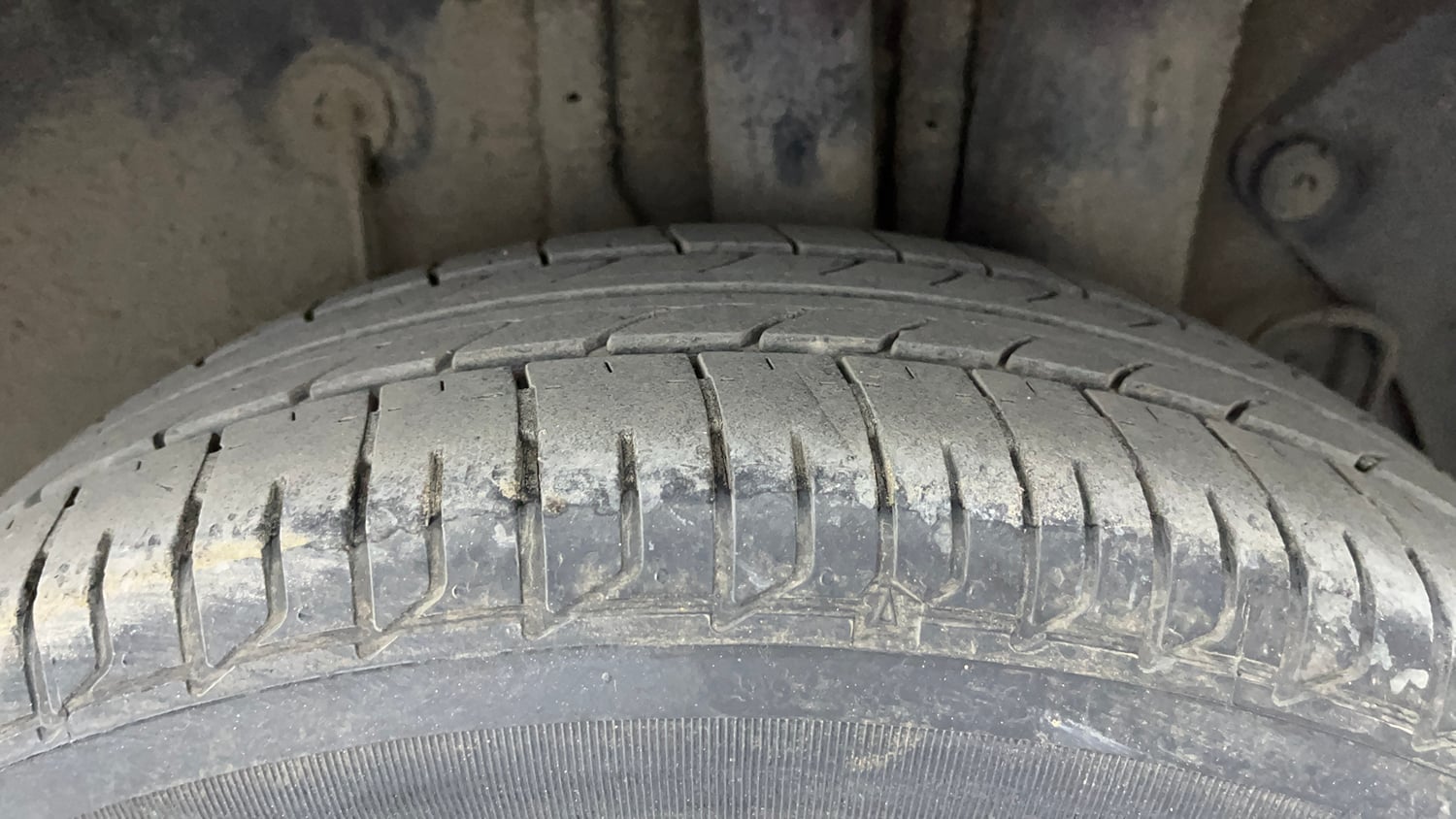 Used 2019 Hyundai Elite i20 Sportz Plus 1.2 Petrol Manual tyres LEFT REAR TYRE TREAD VIEW