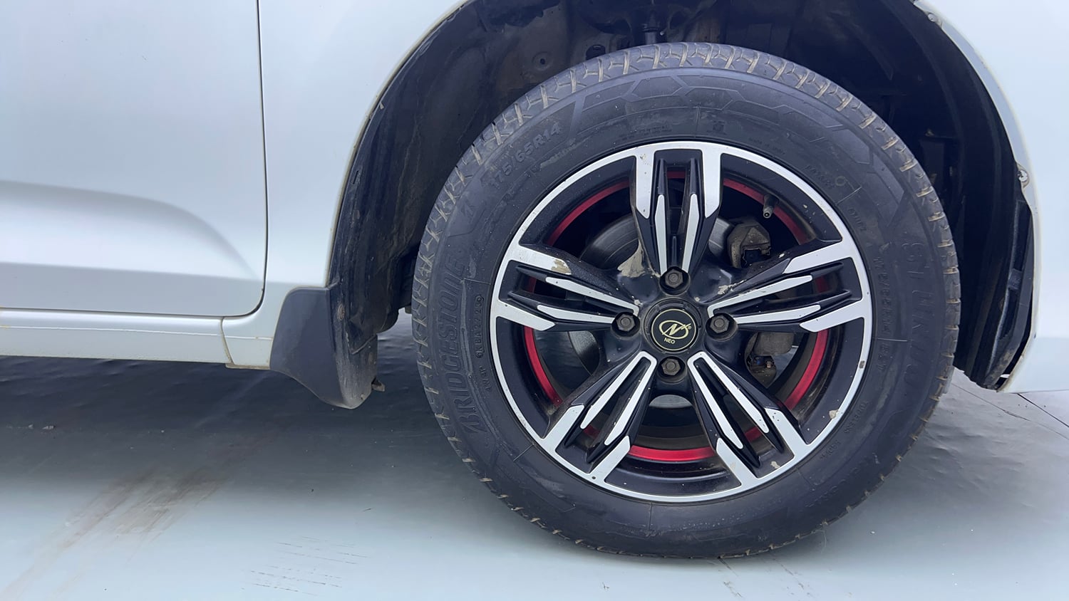 Used 2020 Honda Amaze 1.2 S MT Petrol Petrol Manual tyres RIGHT FRONT TYRE RIM VIEW