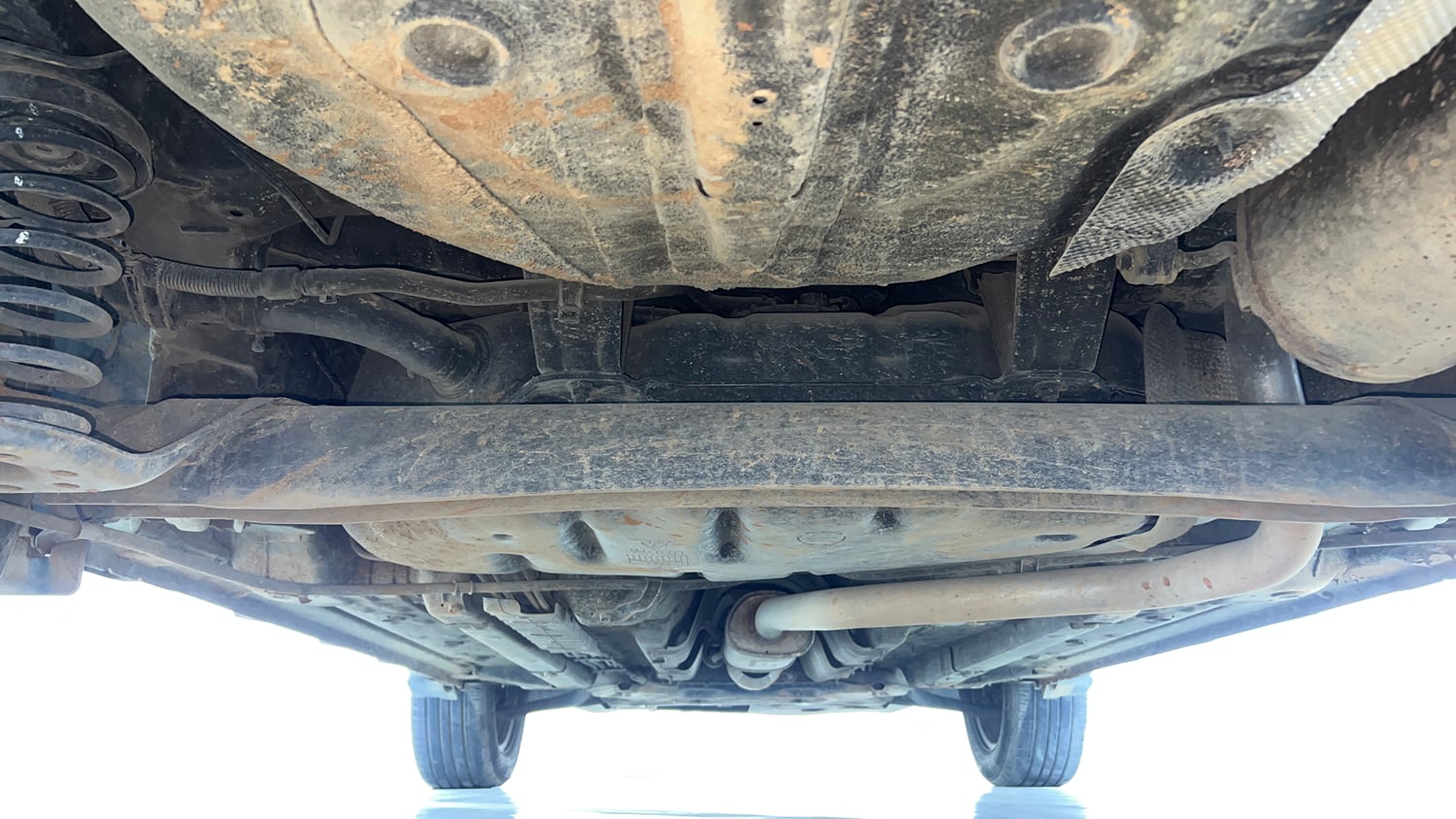 Used 2022 Hyundai Venue S(O) 1.0 Turbo iMT Petrol Manual extra REAR UNDERBODY VIEW (TAKEN FROM REAR)