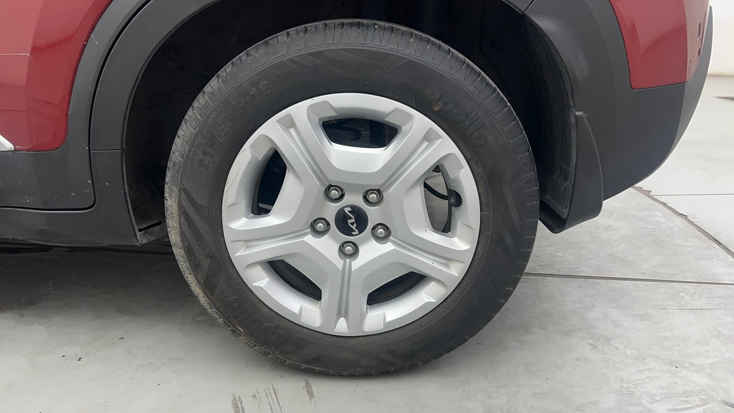 Used 2022 Kia Sonet HTK Plus 1.2 Petrol Manual tyres LEFT REAR TYRE RIM VIEW