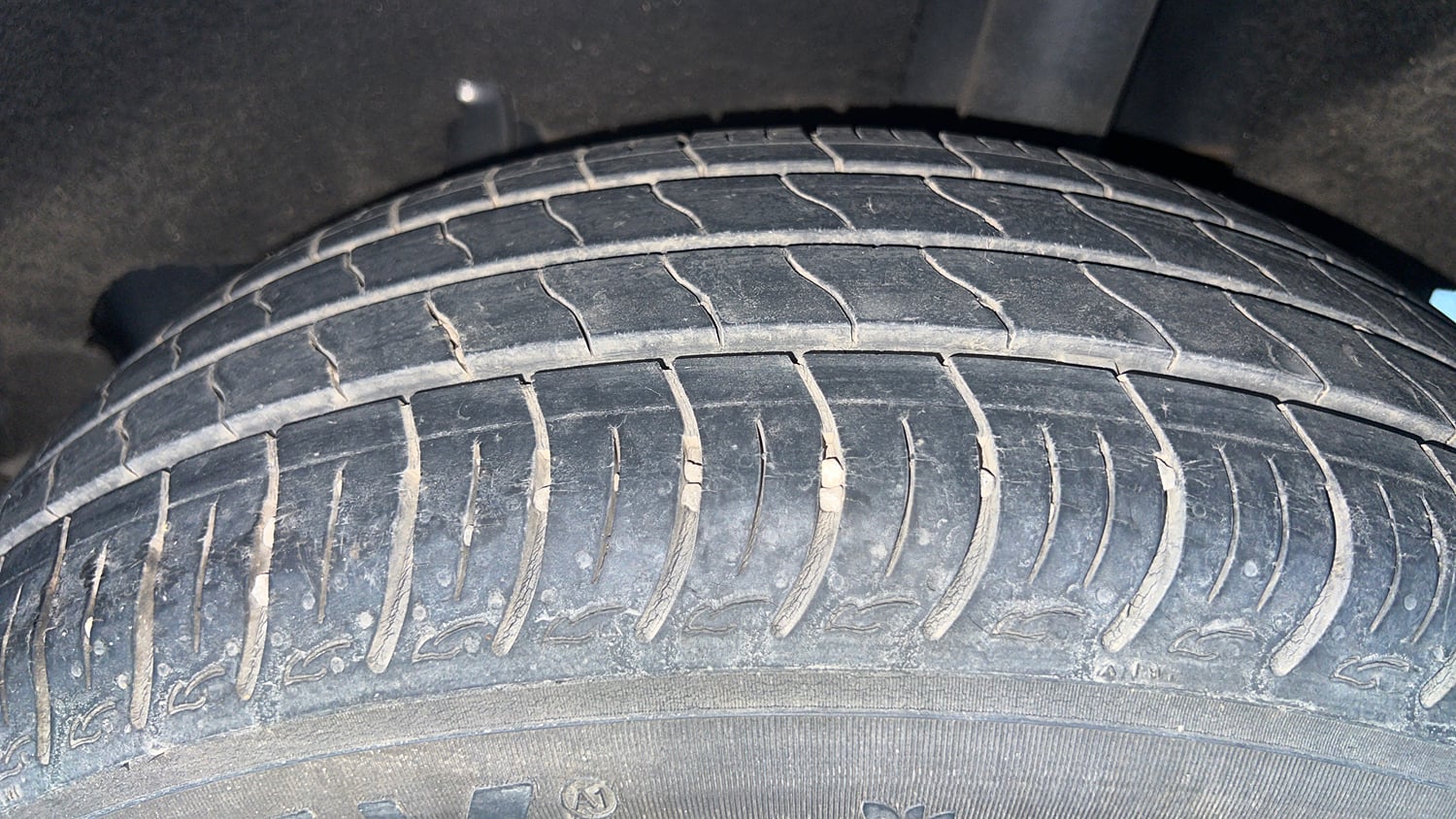 Used 2021 Maruti Suzuki Baleno Sigma Petrol Manual tyres LEFT REAR TYRE TREAD VIEW