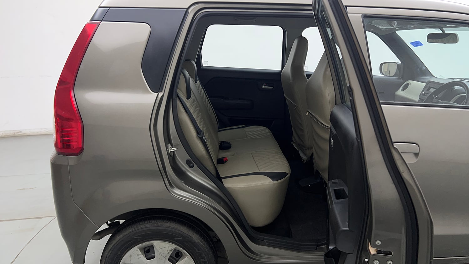 Used 2019 Maruti Suzuki Wagon R 1.0 VXi 1.0 Petrol Manual interior RIGHT SIDE REAR DOOR CABIN VIEW