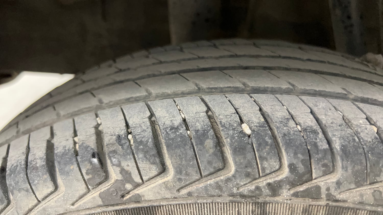 Used 2017 Renault Kwid 1.0 RXT AMT Petrol Automatic tyres RIGHT REAR TYRE TREAD VIEW