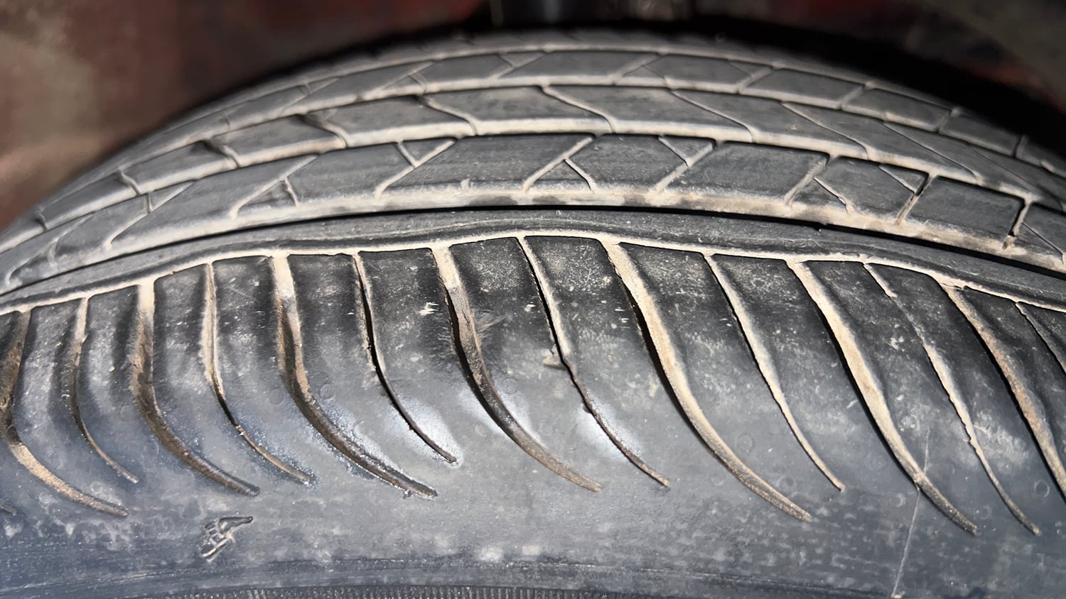 Used 2017 Maruti Suzuki Baleno Zeta 1.2 AT Petrol Automatic tyres RIGHT FRONT TYRE TREAD VIEW