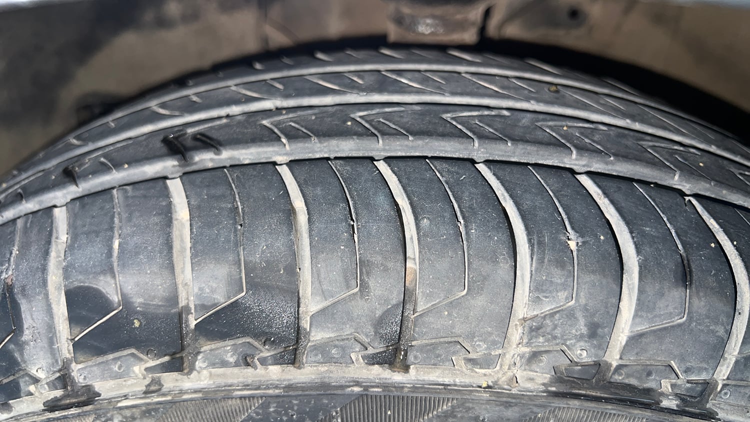 Used 2019 Maruti Suzuki Wagon R ZXi 1.2 Petrol Manual tyres LEFT FRONT TYRE TREAD VIEW