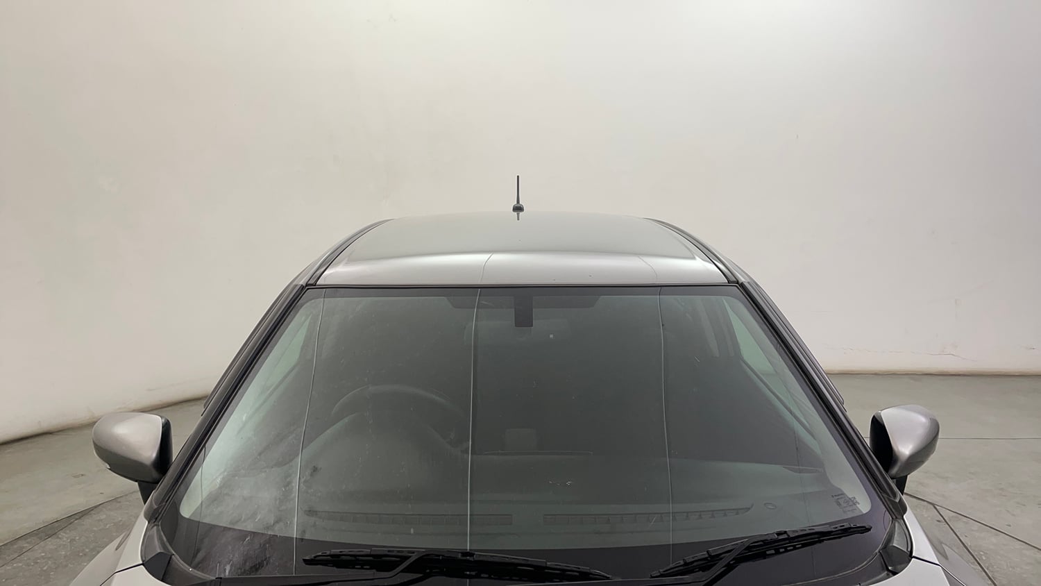 Used 2016 Maruti Suzuki Baleno Alpha 1.2 Petrol Manual exterior FRONT WINDSHIELD VIEW