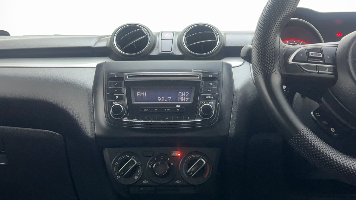 Used 2018 Maruti Suzuki Swift VXi Petrol Manual interior MUSIC SYSTEM & AC CONTROL VIEW