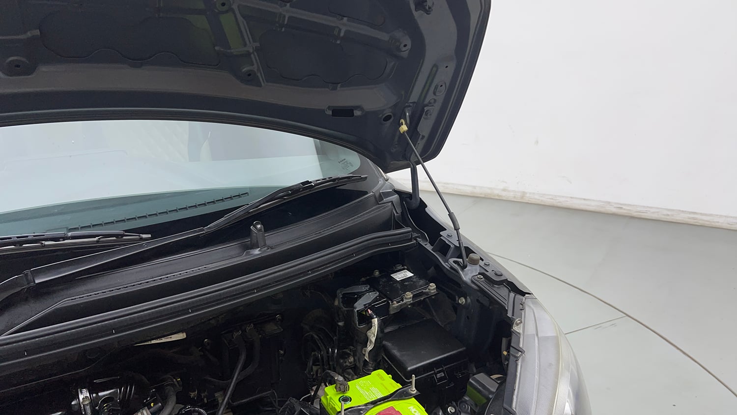 Used 2019 Maruti Suzuki Wagon R 1.0 VXi 1.0 Petrol Manual engine ENGINE LEFT SIDE HINGE & APRON VIEW
