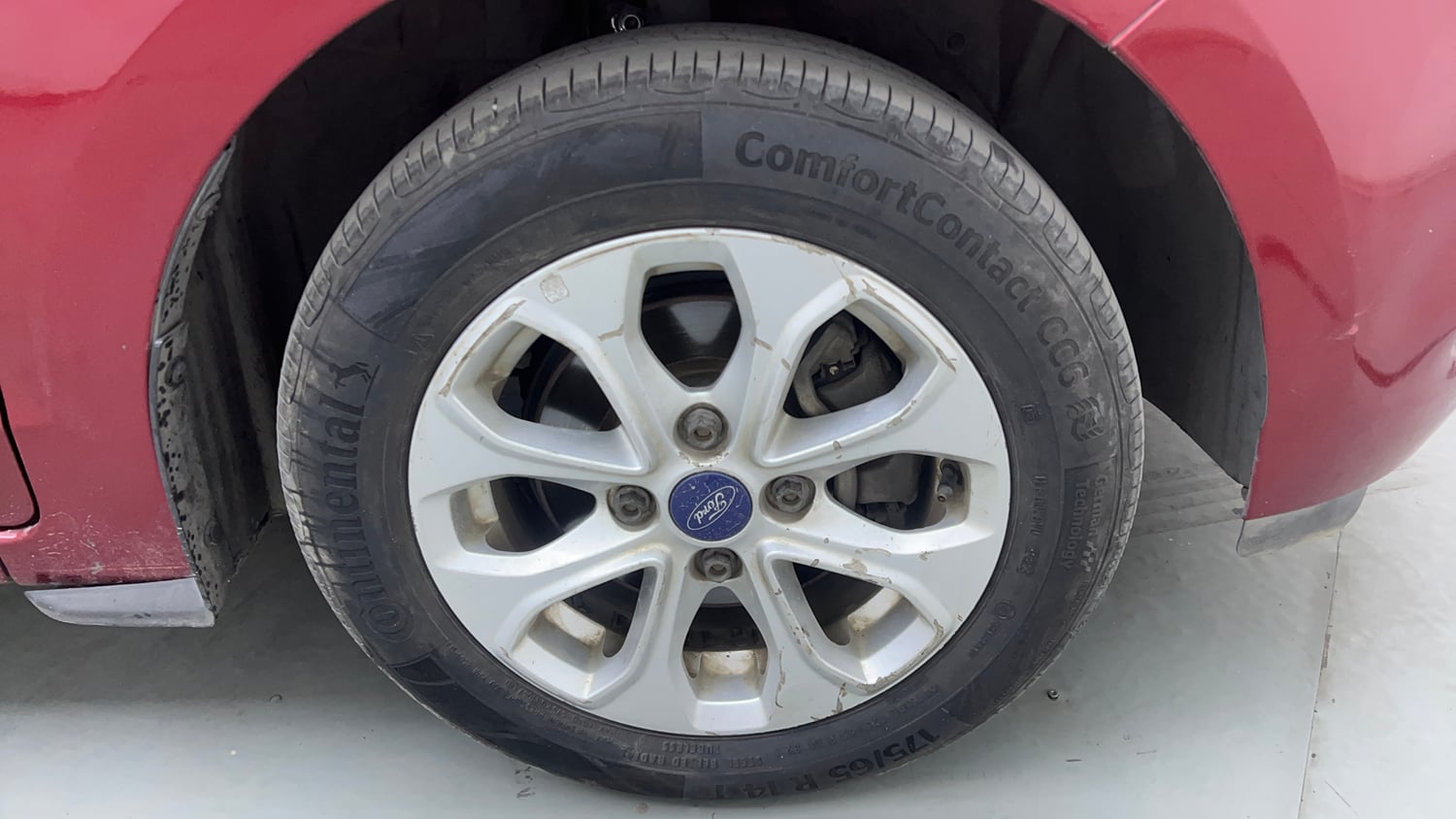 Used 2016 Ford Figo Aspire Titanium1.5 TDCi Diesel Manual tyres RIGHT FRONT TYRE RIM VIEW