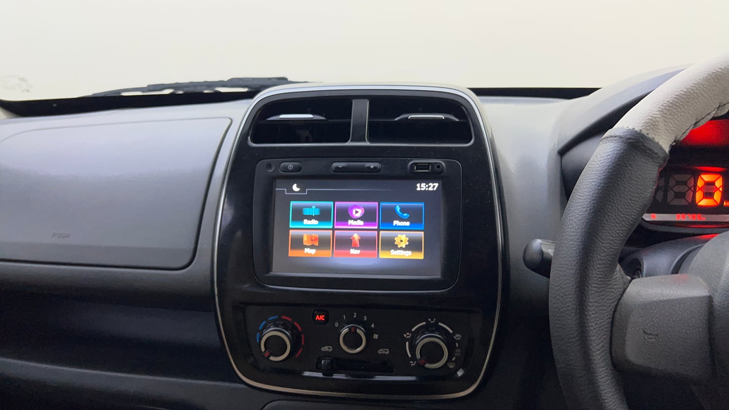 Used 2016 Renault Kwid 1.0 RXT AMT Petrol Automatic top_features Touch screen infotainment system