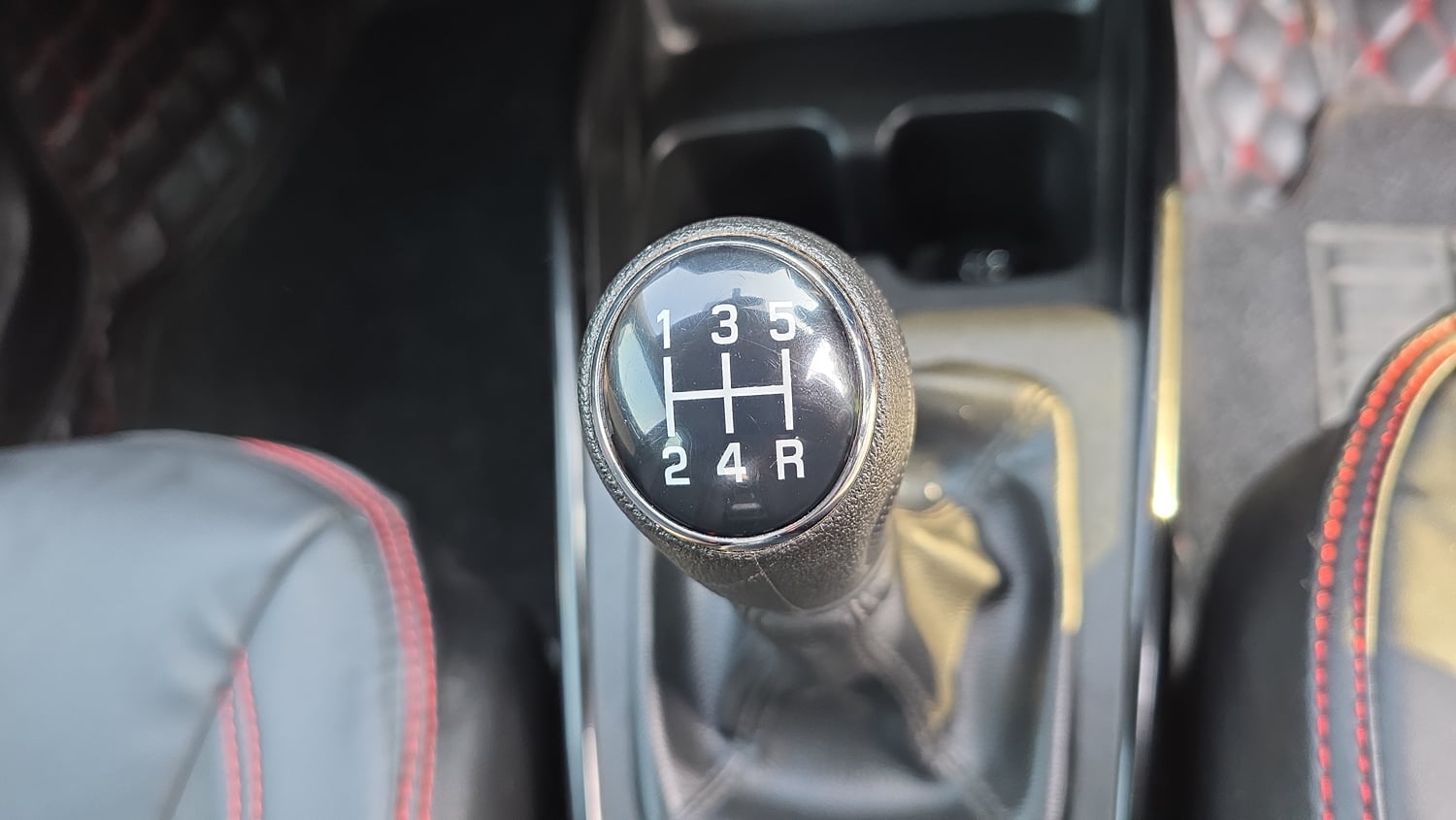 Used 2023 Toyota Glanza V Petrol Manual interior GEAR  KNOB VIEW