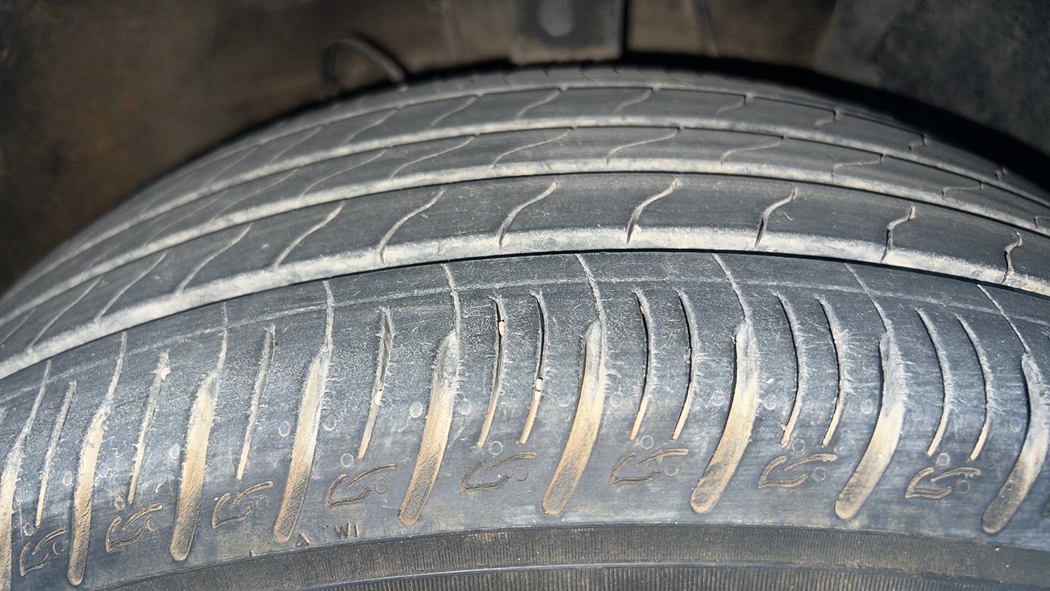 Used 2022 Hyundai Venue S(O) 1.0 Turbo iMT Petrol Manual tyres RIGHT FRONT TYRE TREAD VIEW