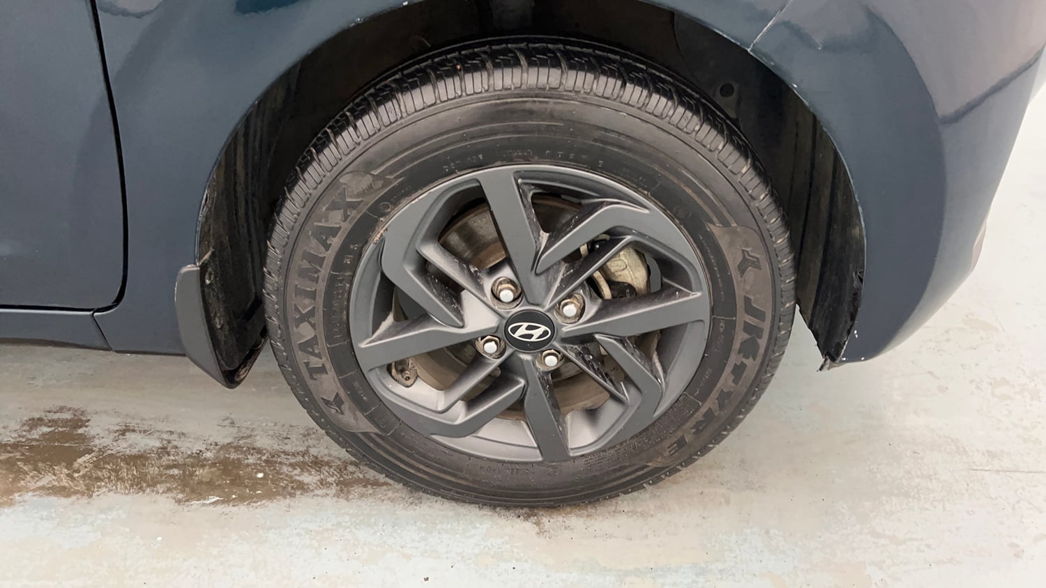 Used 2021 Hyundai Grand i10 Nios Sportz 1.2 Kappa VTVT Petrol Manual tyres RIGHT FRONT TYRE RIM VIEW