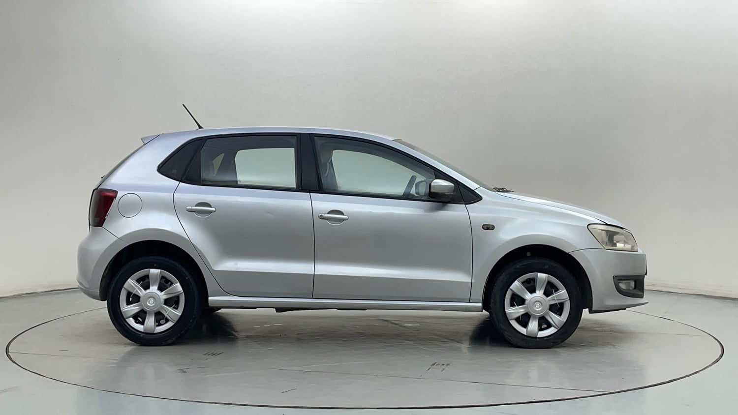 Used 2013 Volkswagen Polo Comfortline 1.2L (P) Petrol Manual exterior RIGHT SIDE VIEW