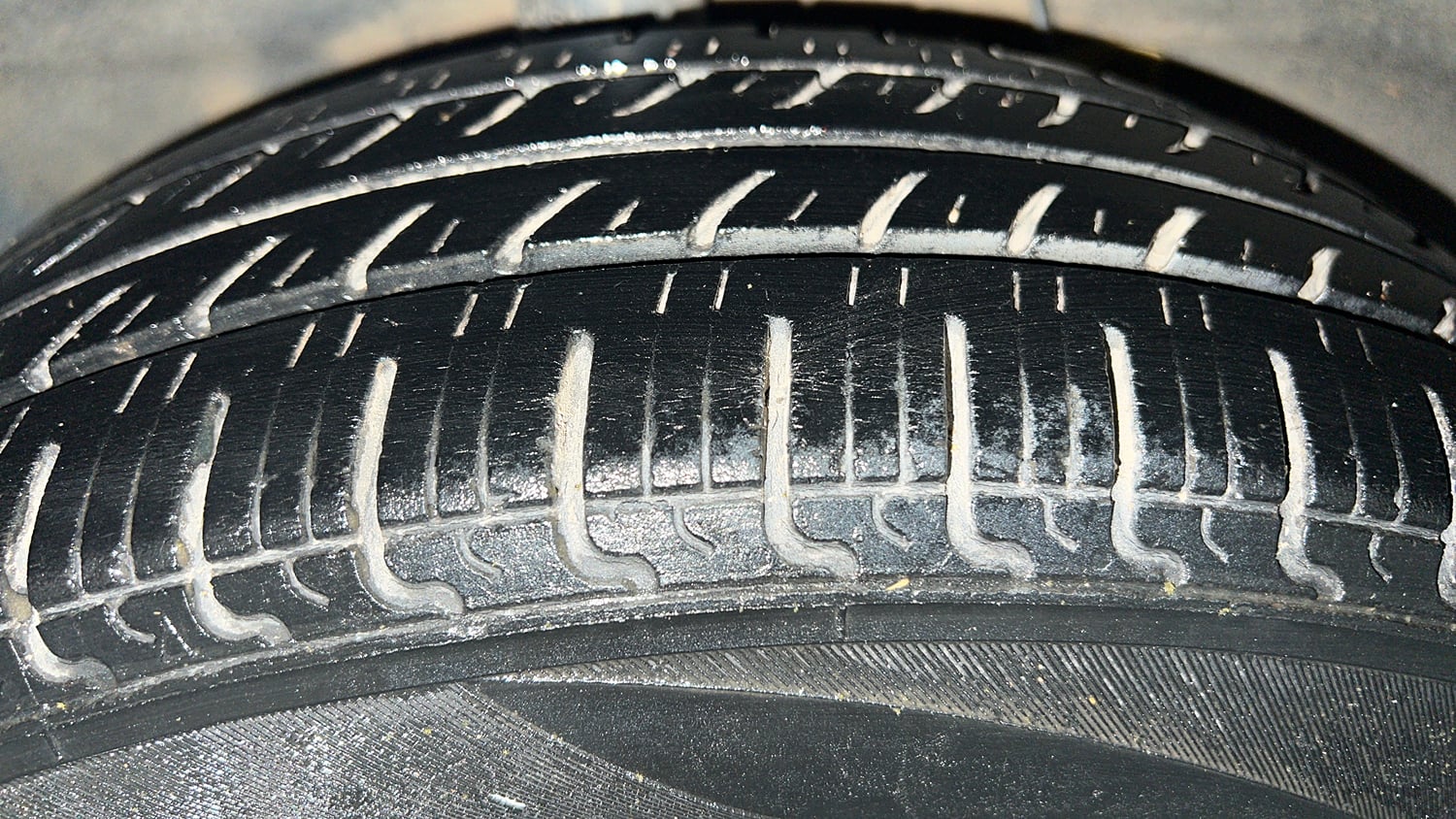 Used 2021 Hyundai Grand i10 Nios Sportz 1.2 Kappa VTVT Petrol Manual tyres RIGHT REAR TYRE TREAD VIEW