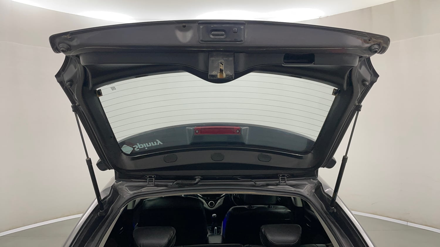 Used 2018 Maruti Suzuki Baleno Alpha 1.2 Petrol Manual interior DICKY DOOR OPEN VIEW