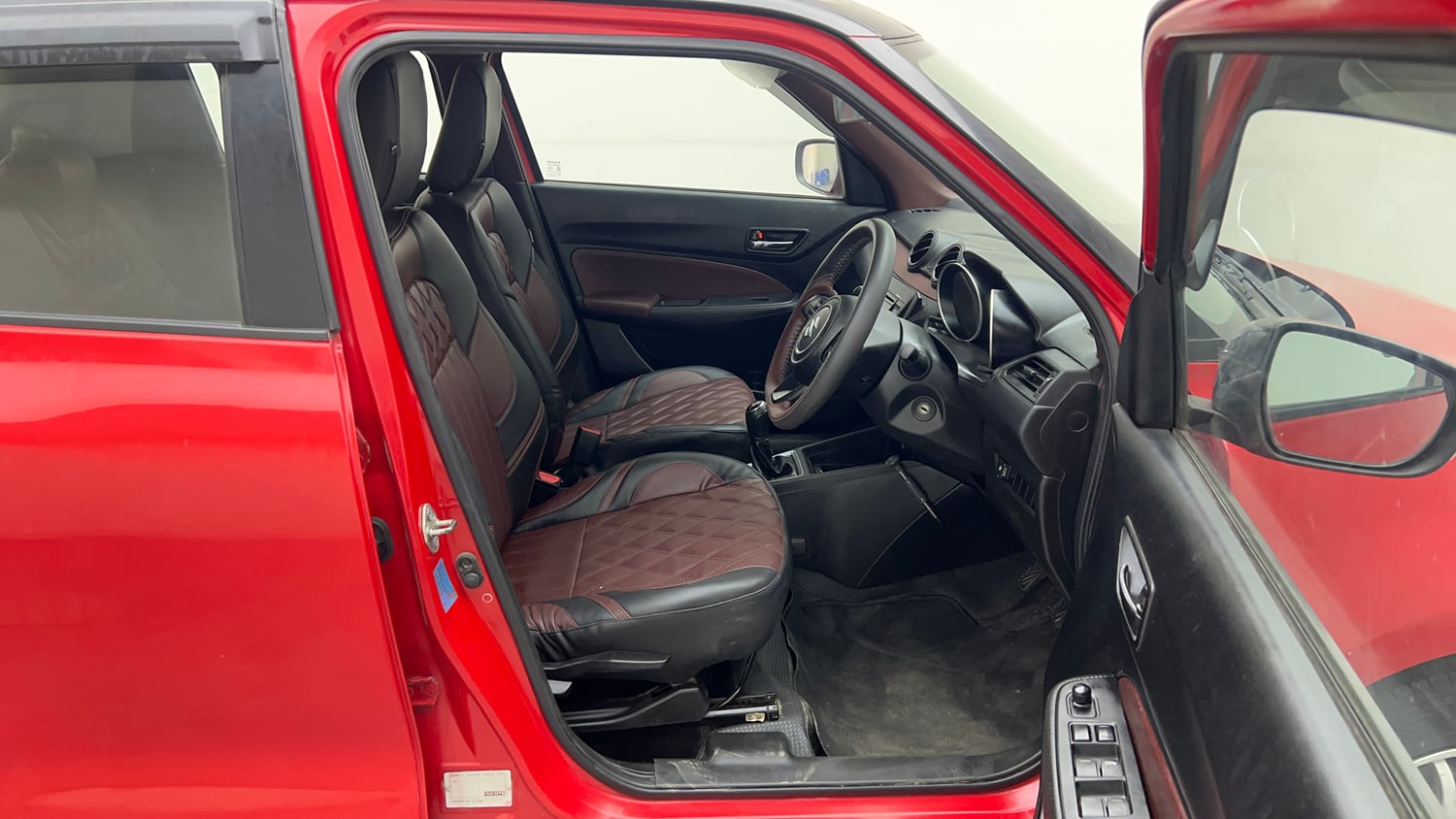 Used 2018 Maruti Suzuki Swift VXI CNG (Outside Fitted) Cng Manual interior RIGHT SIDE FRONT DOOR CABIN VIEW