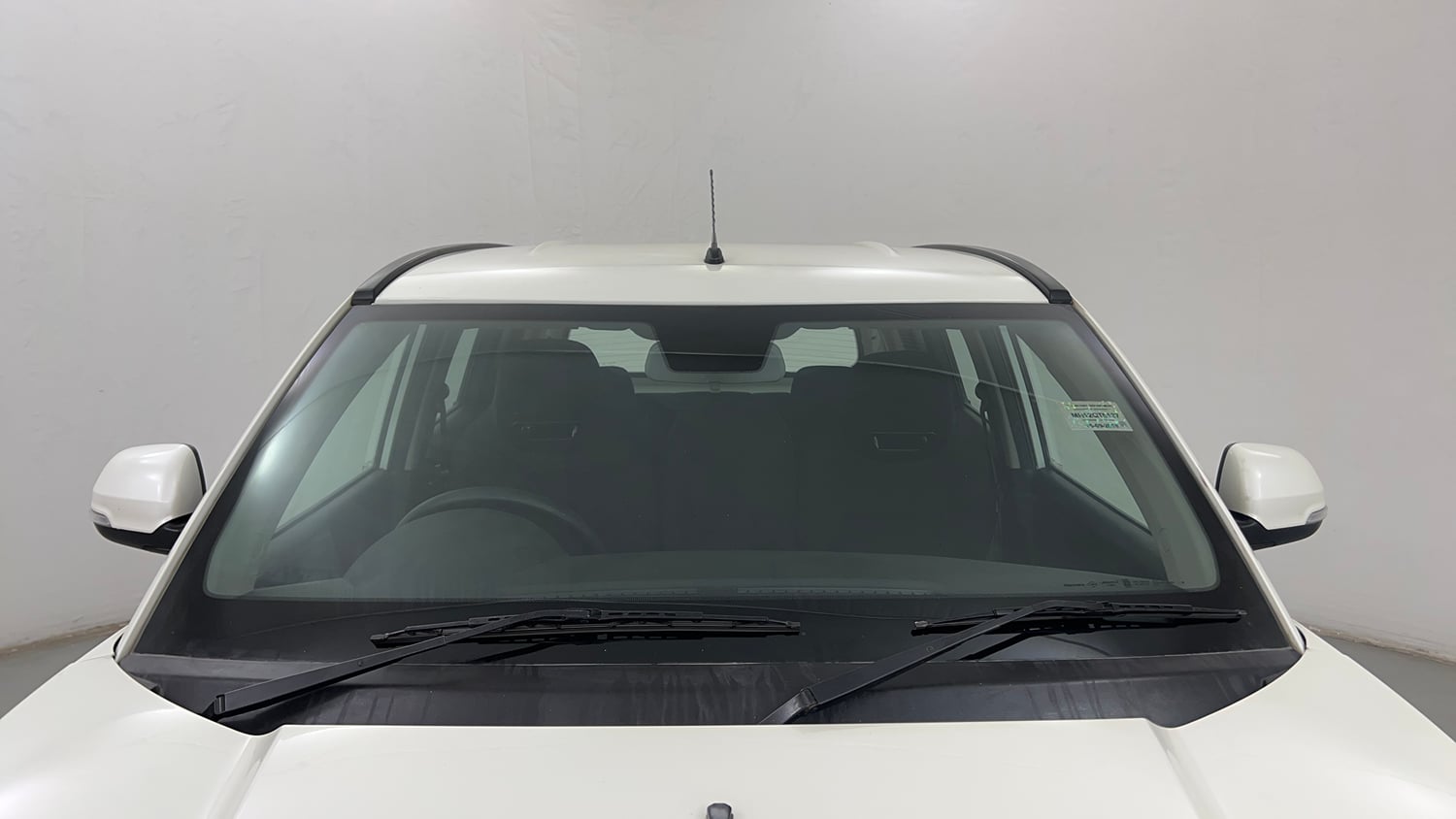 Used 2018 Mahindra KUV100 NXT K8 D 6 STR Diesel Manual exterior FRONT WINDSHIELD VIEW