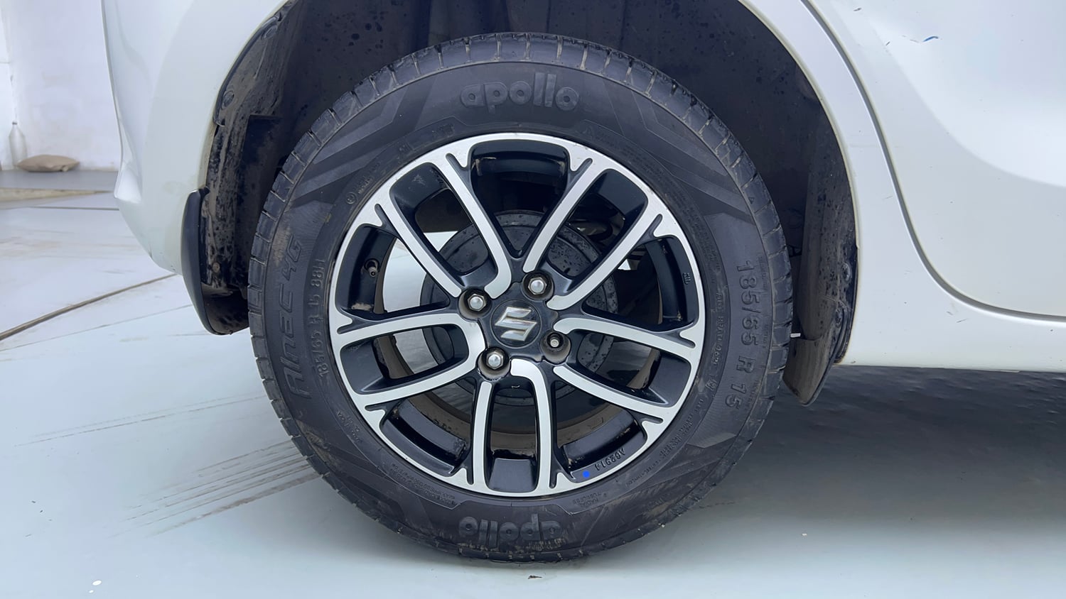 Used 2021 Maruti Suzuki Swift ZXi Plus Dual Tone Petrol Manual tyres RIGHT REAR TYRE RIM VIEW