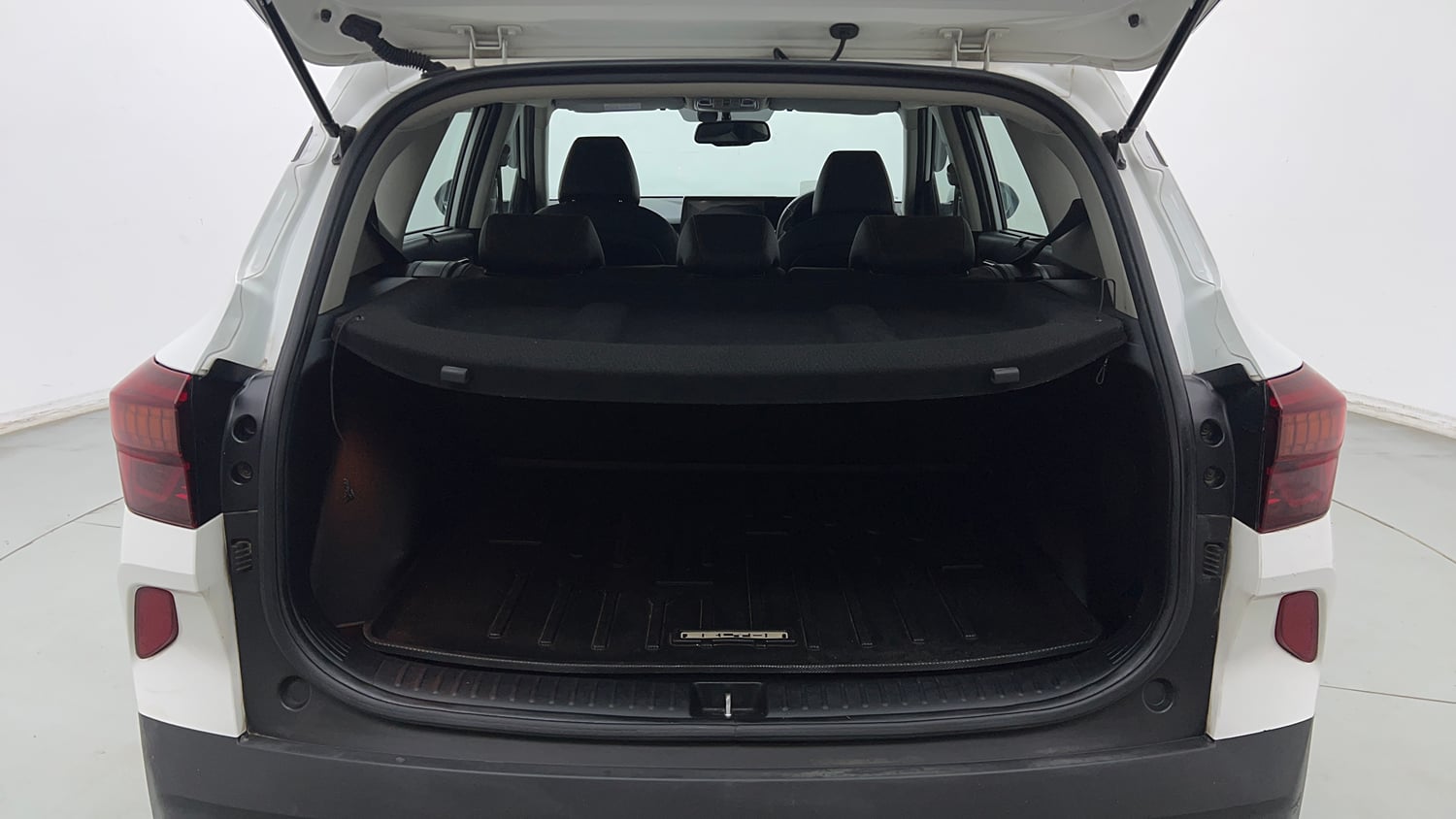 Used 2023 Kia Seltos GTX Plus 1.4 DCT Petrol Automatic interior DICKY INSIDE VIEW