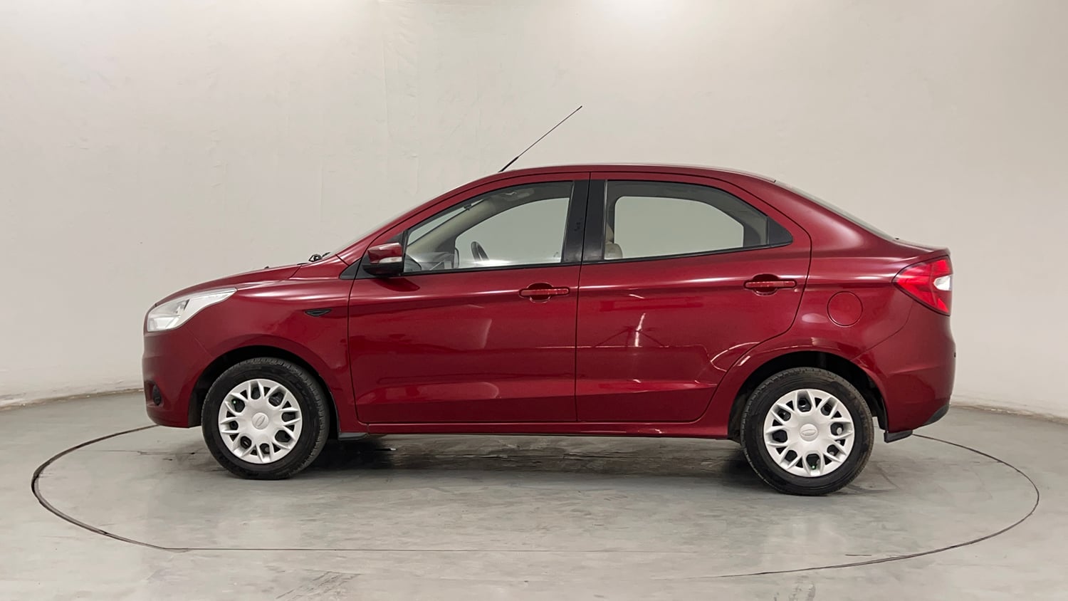 Used 2017 Ford Figo Aspire Trend 1.2 Ti-VCT Petrol Manual exterior LEFT SIDE VIEW