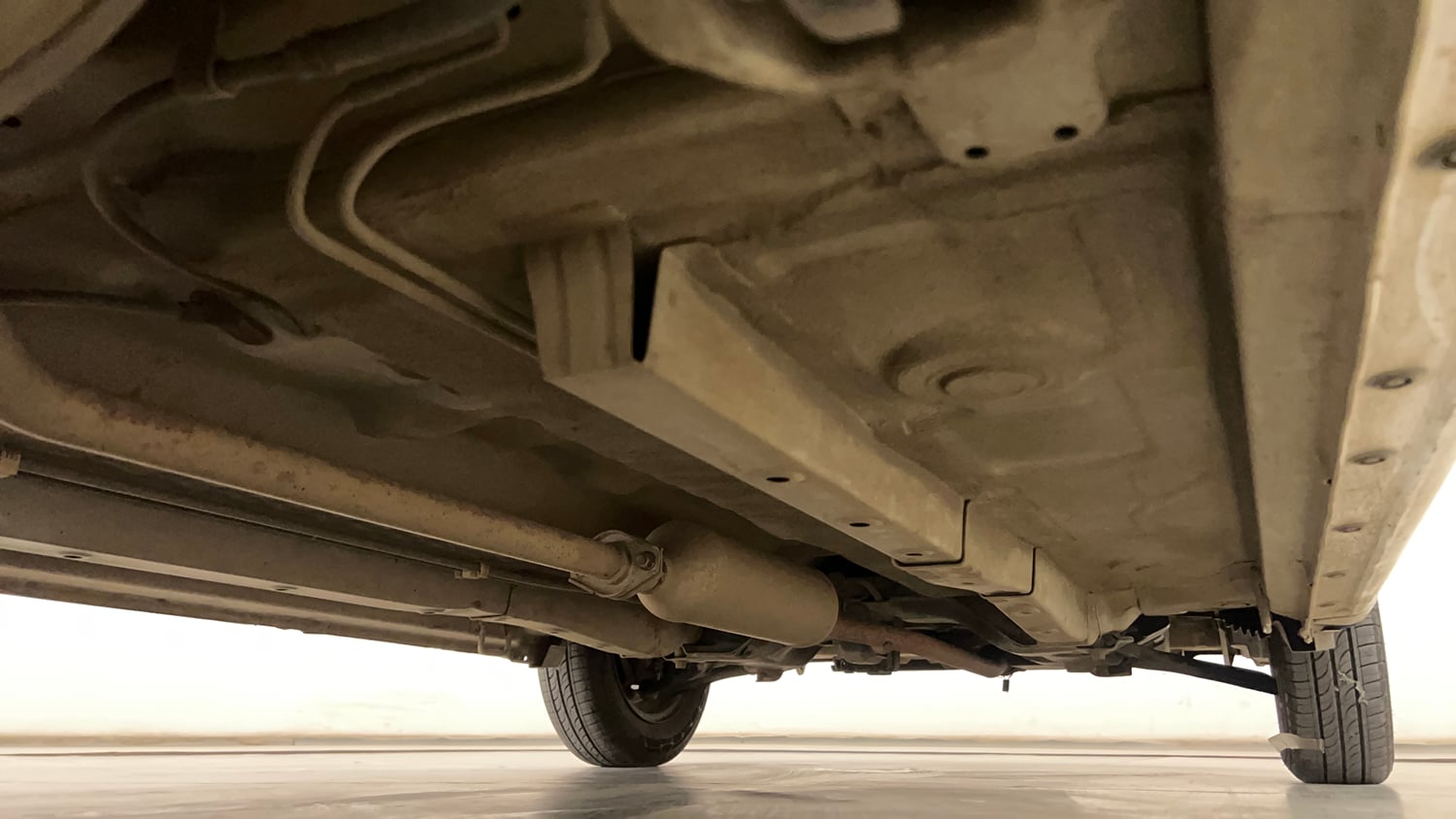 Used 2012 Maruti Suzuki Wagon R LXi Petrol Manual extra REAR RIGHT UNDERBODY VIEW