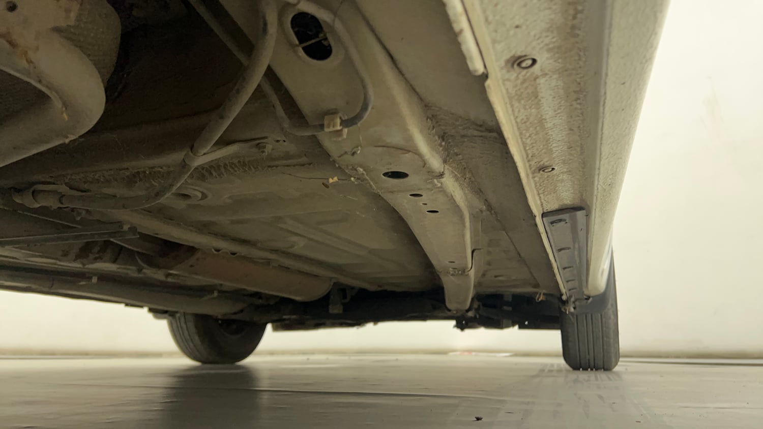 Used 2018 Maruti Suzuki Dzire VXi Petrol Manual extra REAR RIGHT UNDERBODY VIEW