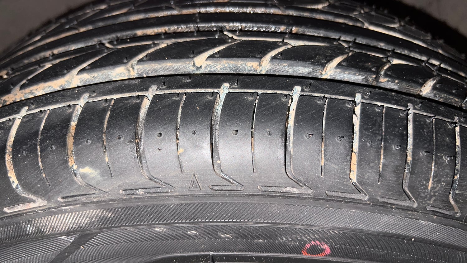 Used 2017 Tata Tiago Revotorq XT Diesel Manual tyres RIGHT FRONT TYRE TREAD VIEW
