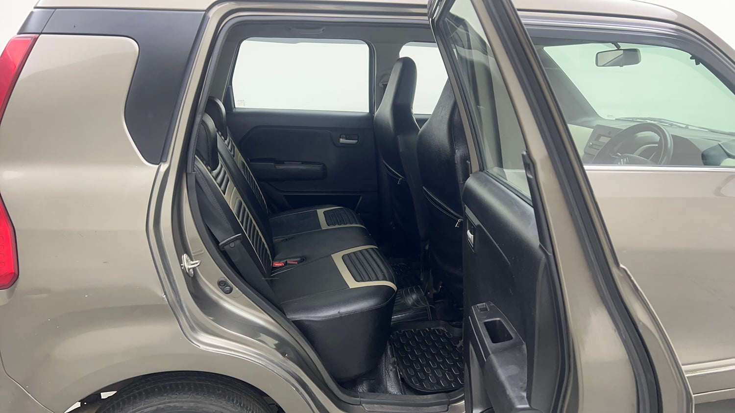 Used 2021 Maruti Suzuki Wagon R 1.0 VXi 1.0 Petrol Manual interior RIGHT SIDE REAR DOOR CABIN VIEW
