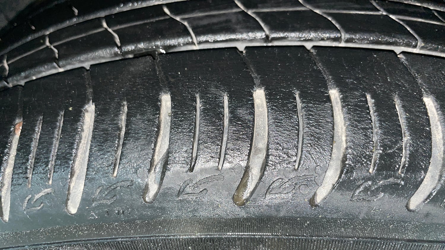 Used 2018 Maruti Suzuki Baleno Alpha 1.2 Petrol Manual tyres RIGHT FRONT TYRE TREAD VIEW